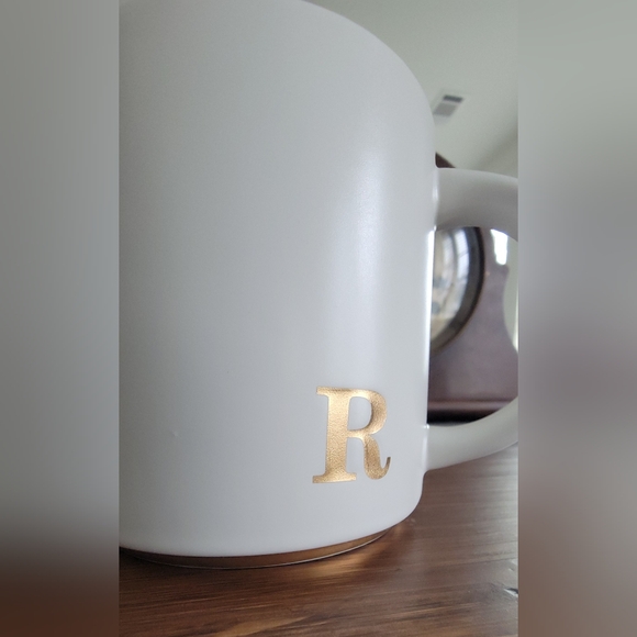 White Mug with Gold Letter R - Picture 3 of 4